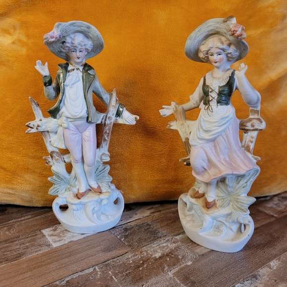 Vintage porcelain biscuit statues - Picture 2 of 8